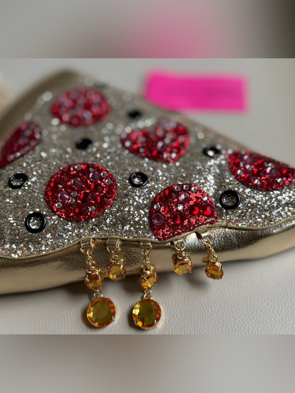 🍕1st Edt. Betsey Johnson Kitsch Pizza bag w hanging cheese & Parmesan zip tab - Picture 8 of 10